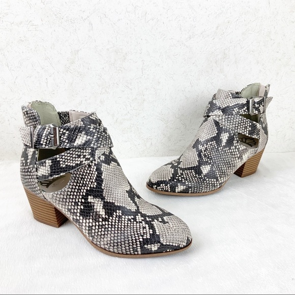 Fergalicious Kelsey Snake Ankle Boots Reptile Fall - Picture 2 of 13
